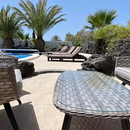 Verano Puerto Del Carmen 호텔